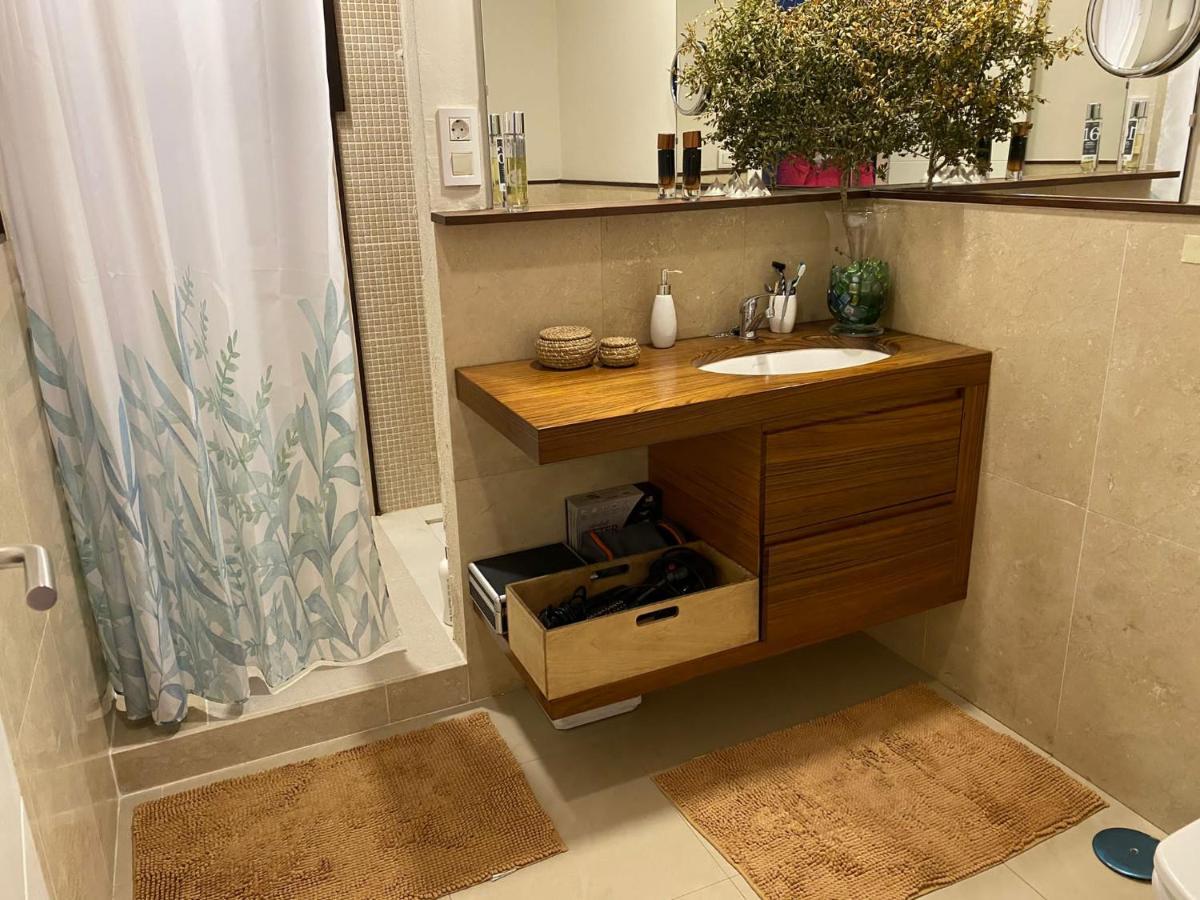 Raices. Agradable Casa Con Piscina